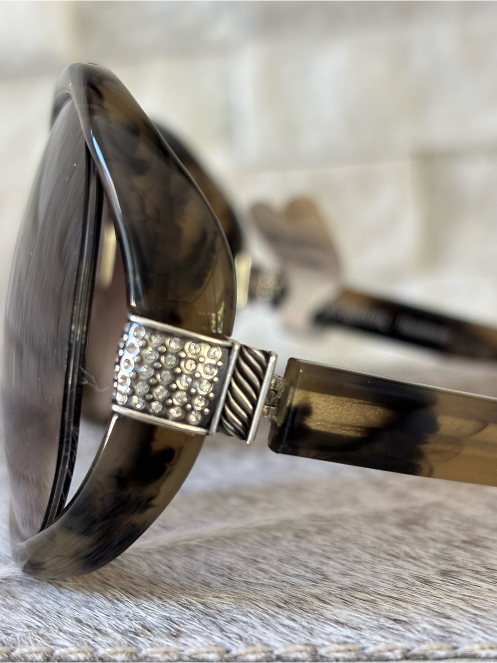 New BrightonWomen’s Oversized Brown Gradient Sunglasses - Picture 2 of 4